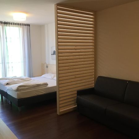Komodo Short Stay Apartments Trento Esterno foto