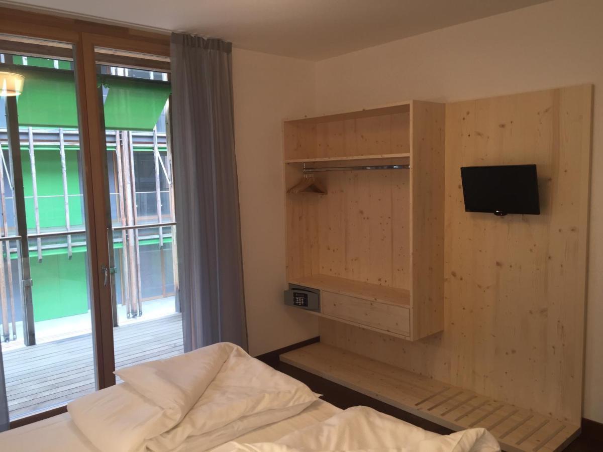 Komodo Short Stay Apartments Trento Esterno foto