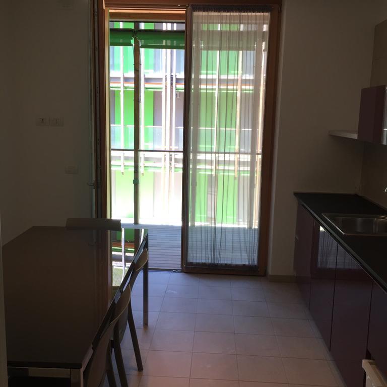 Komodo Short Stay Apartments Trento Esterno foto