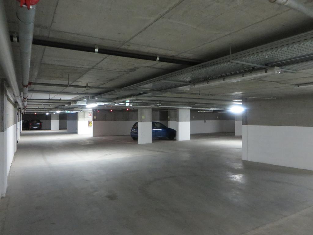 Komodo Short Stay Apartments Trento Esterno foto